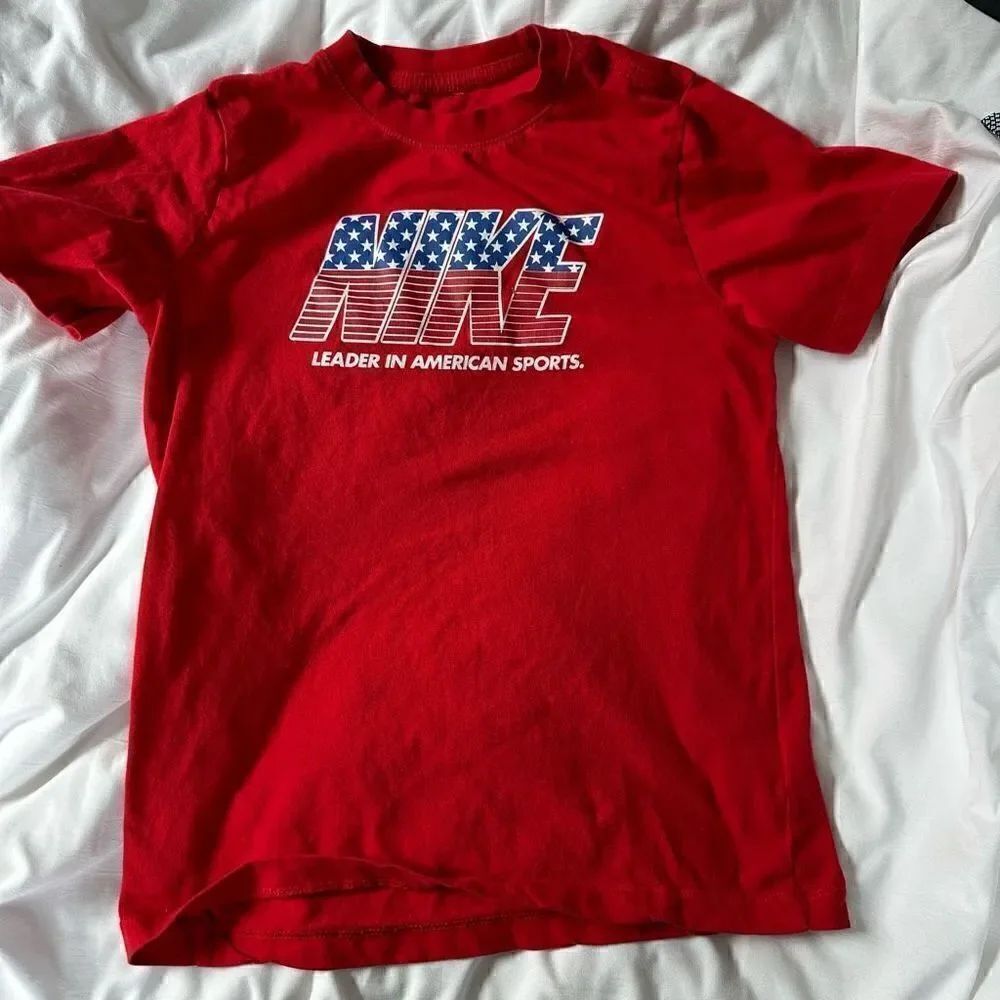 Nike boys sports T-shirt size L
